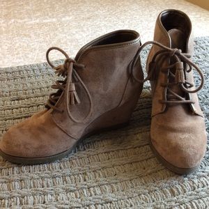 Madden Girl Dallyy Brown Suede Ankle Wedge Boots